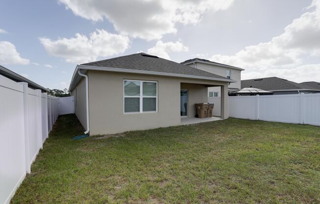 3 beds, 2 baths, $2,295