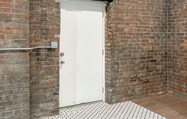 1 bed, 1 bath, 525 sqft, $1,475, Unit House