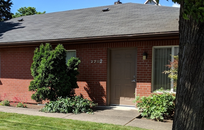 2700/2702 E. 32nd Street