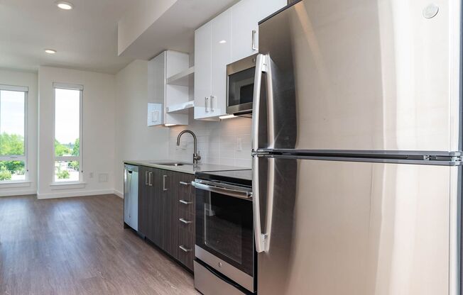 Studio, 1 bath, 520 sqft, $1,295, Unit 215