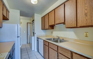 2 Bed 1 Bath Condo in town