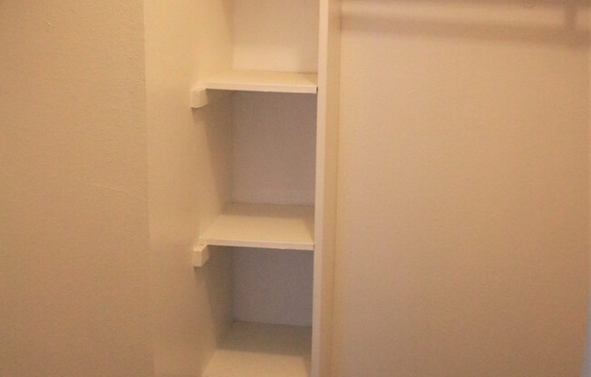 1 bed, 1 bath, 700 sqft, $1,425, Unit 38