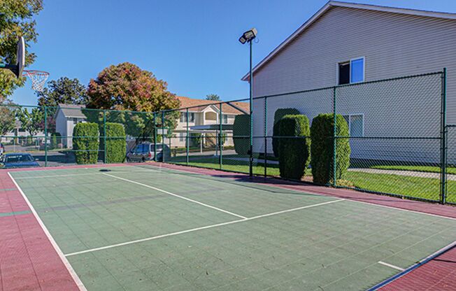 2 beds, 1 bath, 838 sqft, $1,350, Unit 237-53