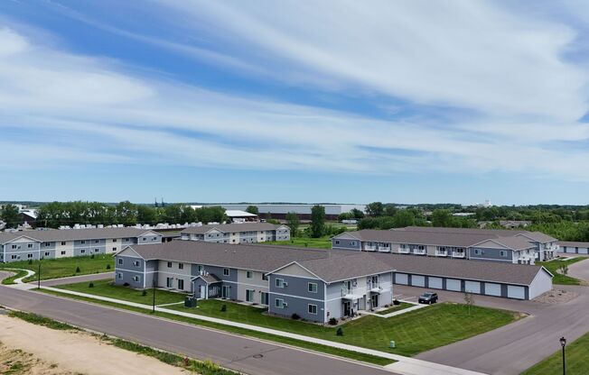 2 beds, 1 bath, 939 sqft, $1,465, Unit EC 4175-20