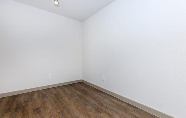 2 beds, 1 bath, 850 sqft, $1,106