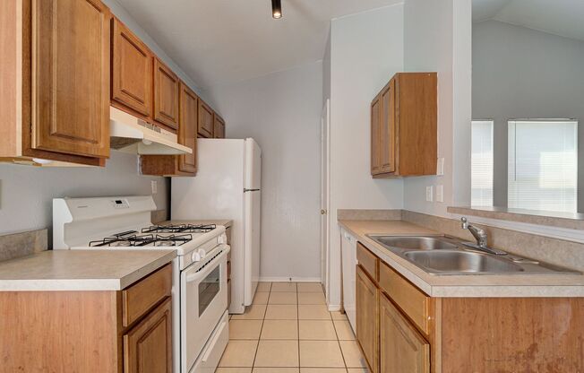 3 beds, 2 baths, $1,025, Unit 2