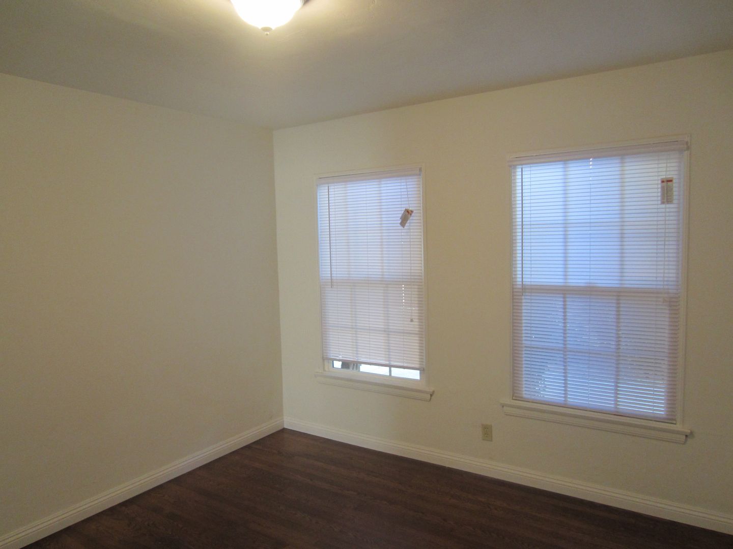 1319-1325 E Phillips St (RR)
