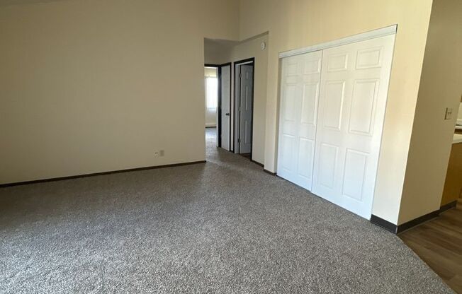 2 beds, 1 bath, 820 sqft, $899.99, Unit 1712-B15