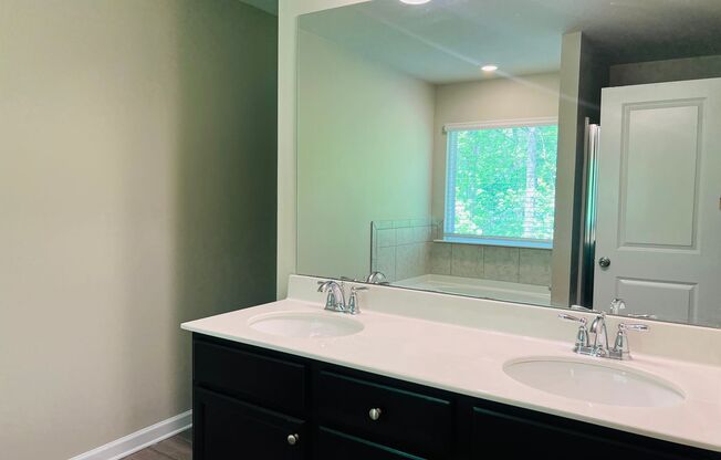 3 beds, 2.5 baths, $2,000