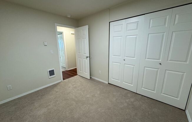 2 beds, 1 bath, 740 sqft, $1,450, Unit 103