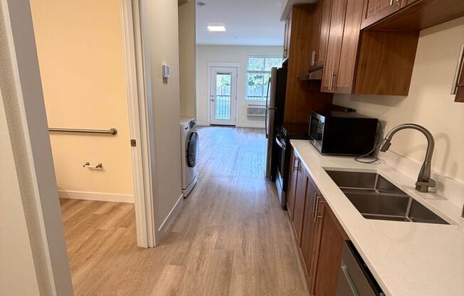 Studio, 1 bath, 448 sqft, $1,400, Unit A108