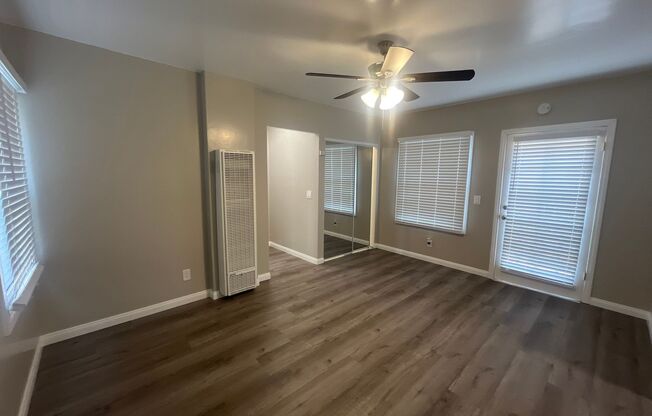 BEAUTIFUL DOWNSTAIRS STUDIO ON ALAMITOS BEACH AREA