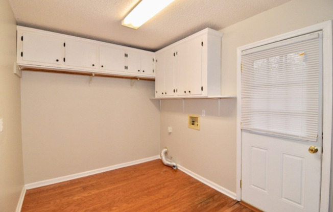 577 HUNTERDALE RD
