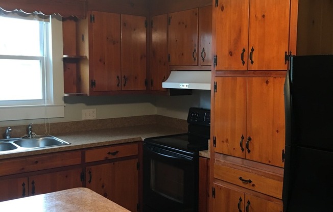 2 beds, 1 bath, $1,250