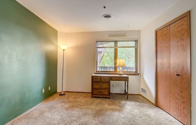 2 beds, 1 bath, $1,750, Unit Unit 21