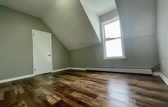 2 beds, 1 bath, 1,000 sqft, $1,000, Unit Unit # 3
