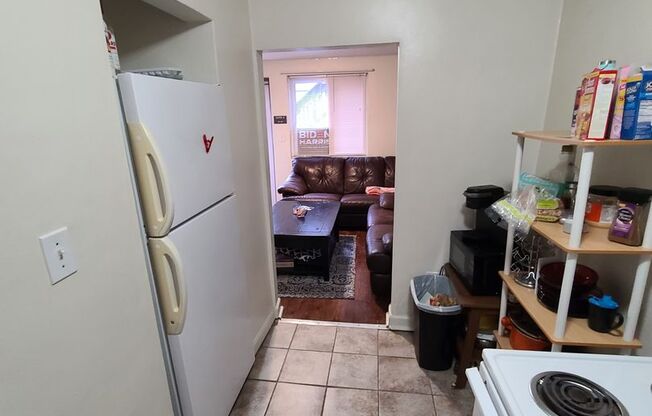 3 beds, 1 bath, $2,200, Unit #4