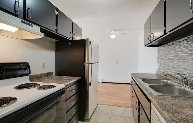 1 bed, 1 bath, 750 sqft, $1,100, Unit 7710-303