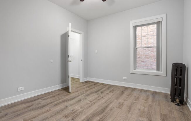 3 beds, 1 bath, 850 sqft, $2,500, Unit 6948-1