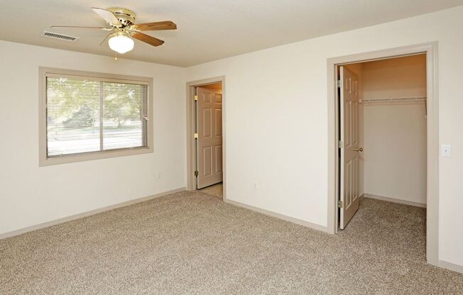 2 beds, 2 baths, 1,058 sqft, $1,160, Unit 2215