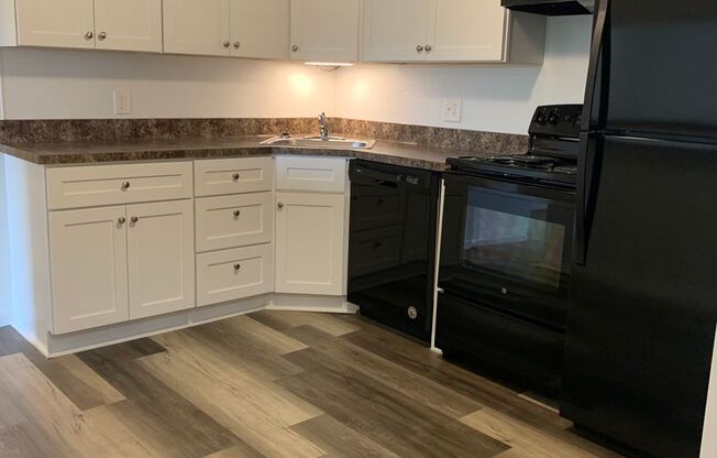 2 beds, 1 bath, 925 sqft, $1,275, Unit 34