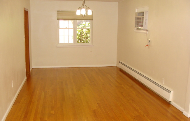 407 LOWELL AVE