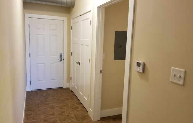 2 beds, 1 bath, $1,000, Unit 321