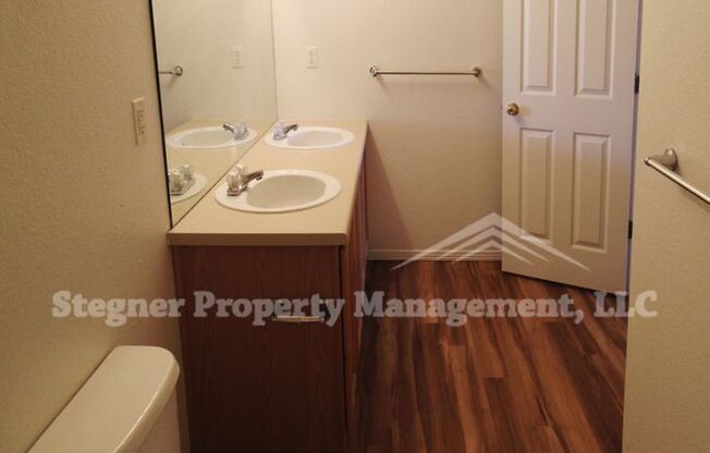 3 beds, 2 baths, $2,100, Unit # 4G