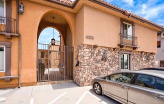 1 bedroom 1bathroom condo in Normal Heights!