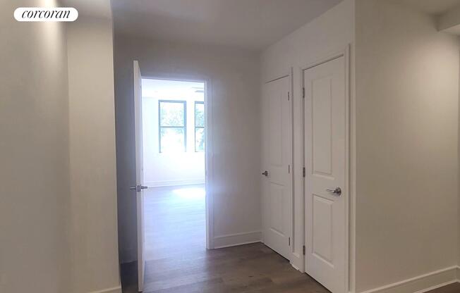 1 bed, 1 bath, $5,500, Unit 4F