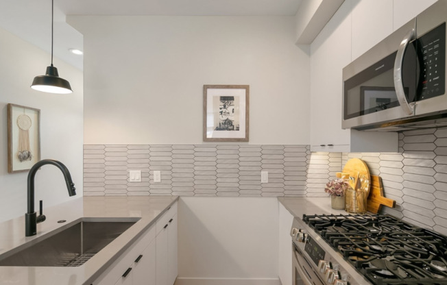 Enjoy Stunning City Views from This 2-Bedroom Seattle Gem with Sun Deck!