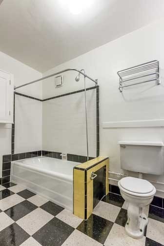 1 bed, 1 bath, 860 sqft, $1,700, Unit 01