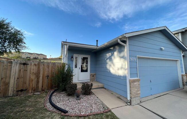 Lovely Ranch, Pikes Peak Views from Expansive Deck