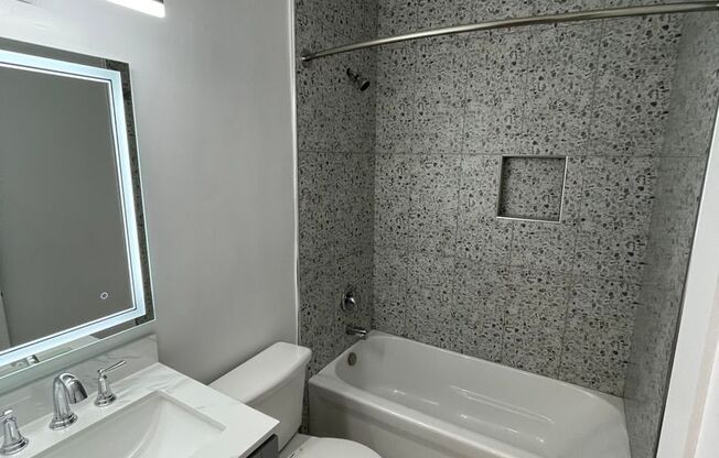 2 beds, 2 baths, 1,050 sqft, $3,295, Unit 122