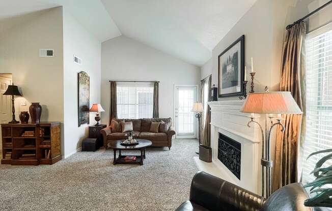 SaddleBrook apartments in Dallas, TX 1,2 & 3 Bedroom Apartment Homes.