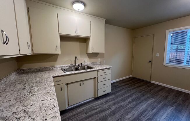 2 beds, 1 bath, 820 sqft, $2,750, Unit 218