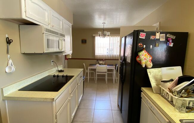 1043 East Loma Vista Drive