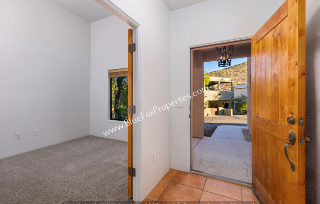 1404 W KANDY CT