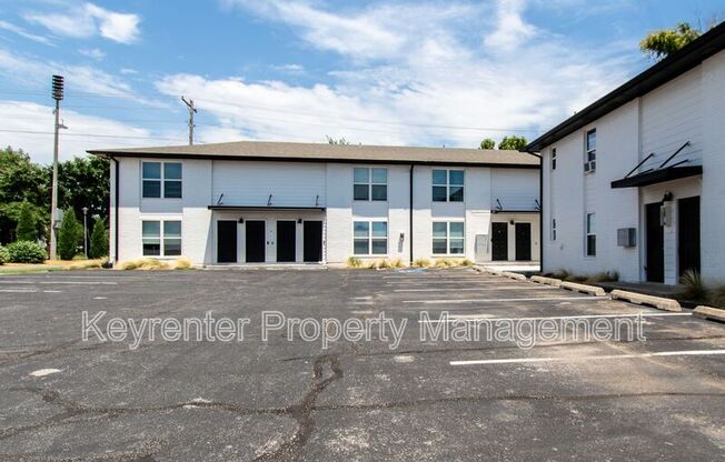 735 NW 30 ST