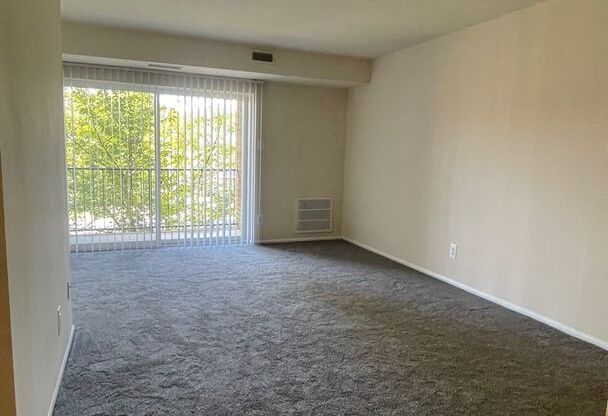 2 beds, 2 baths, 1,000 sqft, $2,175, Unit 14233 #204