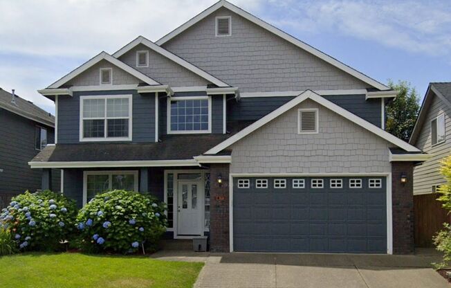 RARE! 5 Bedroom Rental Home pre-leasing for the end of February! Entertainers' Paradise - Pet Friendly