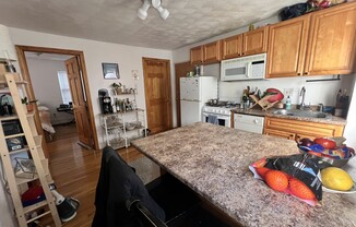 2 beds, 1 bath, $3,350, Unit 3