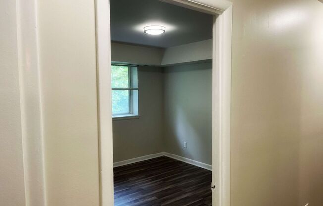 2 beds, 1 bath, $1,600, Unit # 402