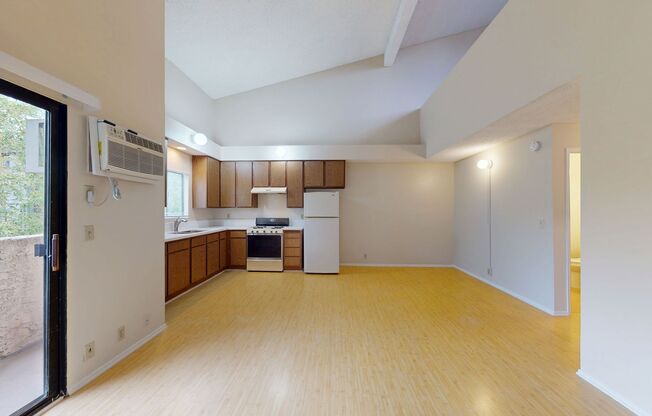 2747au