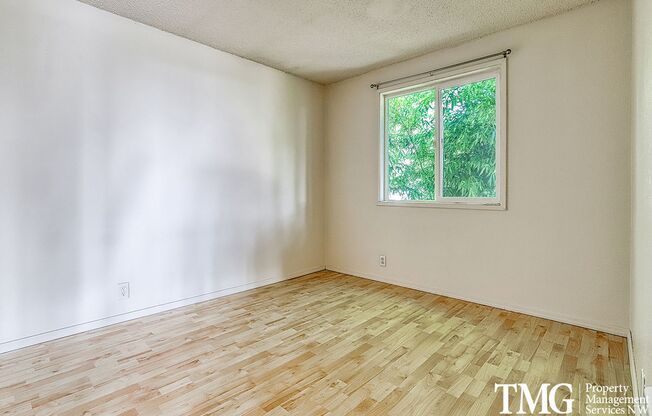 2 beds, 1 bath, $1,595