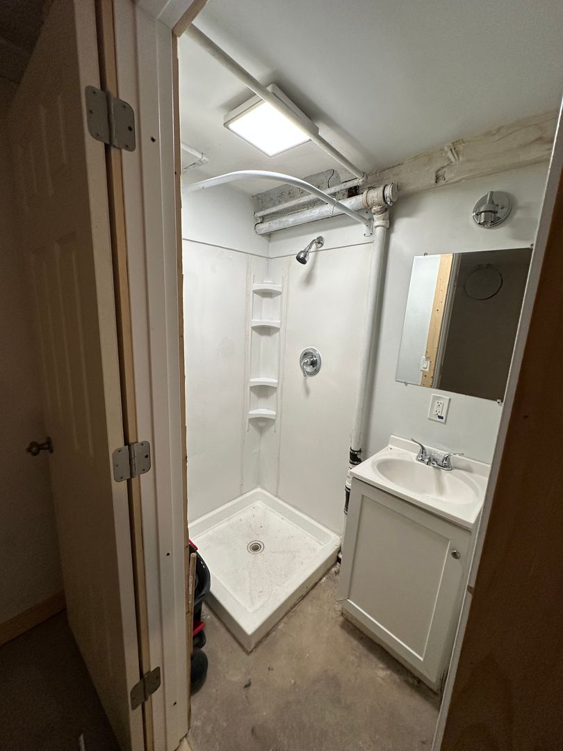 2500 W Fond Du Lac Ave