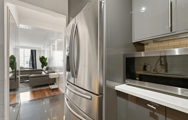 2 beds, 2 baths, 1,300 sqft, $4,500, Unit 924