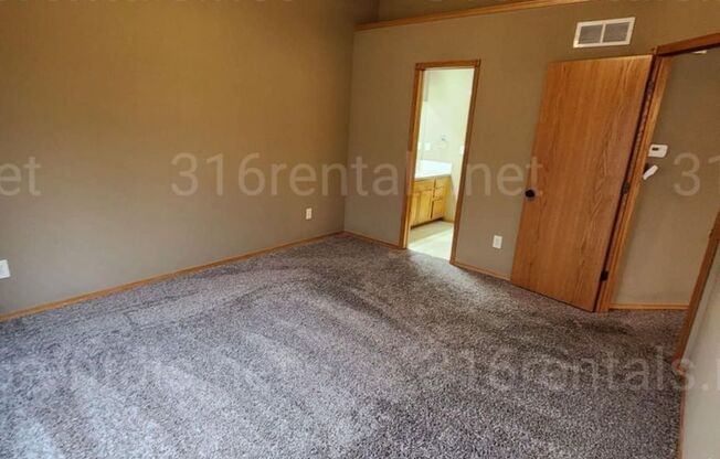 $1,650 - 3 bedroom / 3 bathroom - Single Family Home