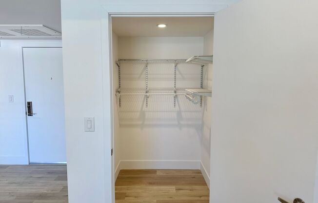 1 bed, 1 bath, 607 sqft, $2,440, Unit 602