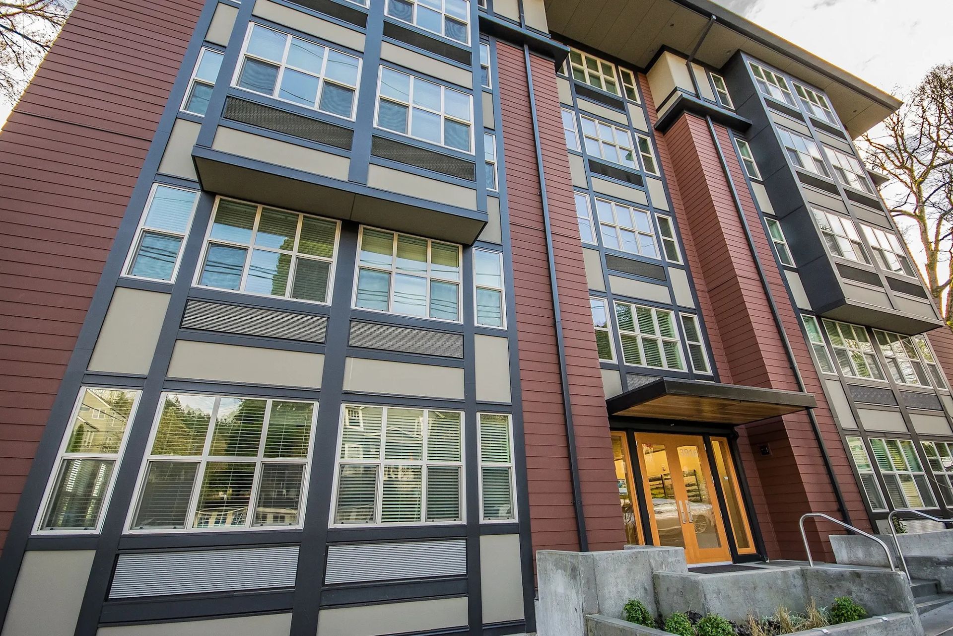 Corbett Heights Apartments in SW Portland, Oregon - Studio, 1-Bedroom, and 2-Bedroom Urban Apartments